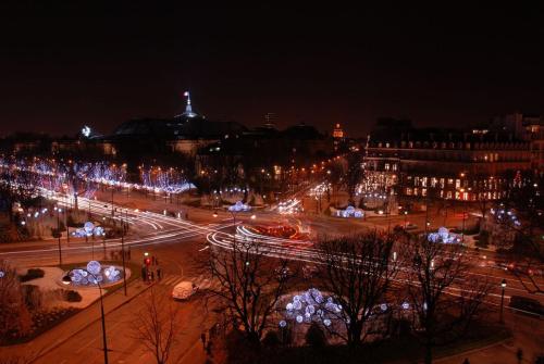 Rond-point des Champs-Elysées