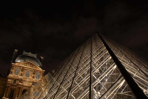 Le Louvre - Pyramide