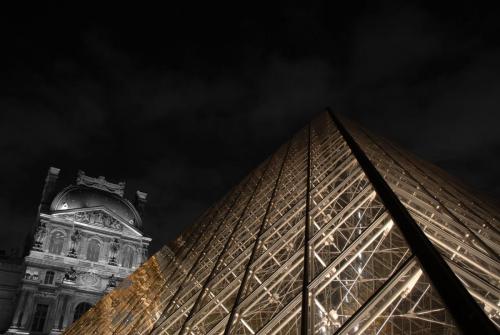 Le Louvre - Pyramide