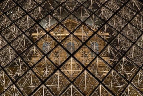 Le Louvre - Pyramide